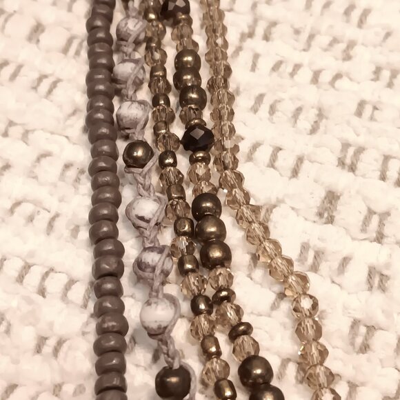 NEW gray / silver tones multi-layer lot of 2 necklaces & pair of earrings - Picture 4 of 14